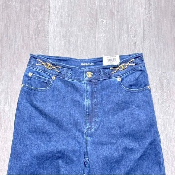 INC Women's NWT High Rise Wide Leg Kick Flare Jeans 6/28 - Picture 2 of 5